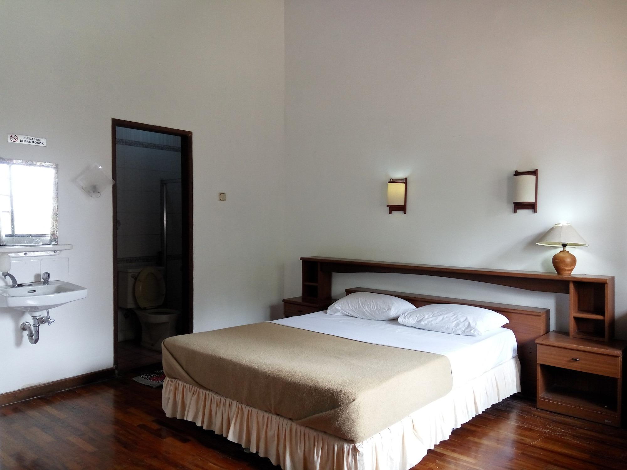 Berlian Resort Cipanas  Exterior photo