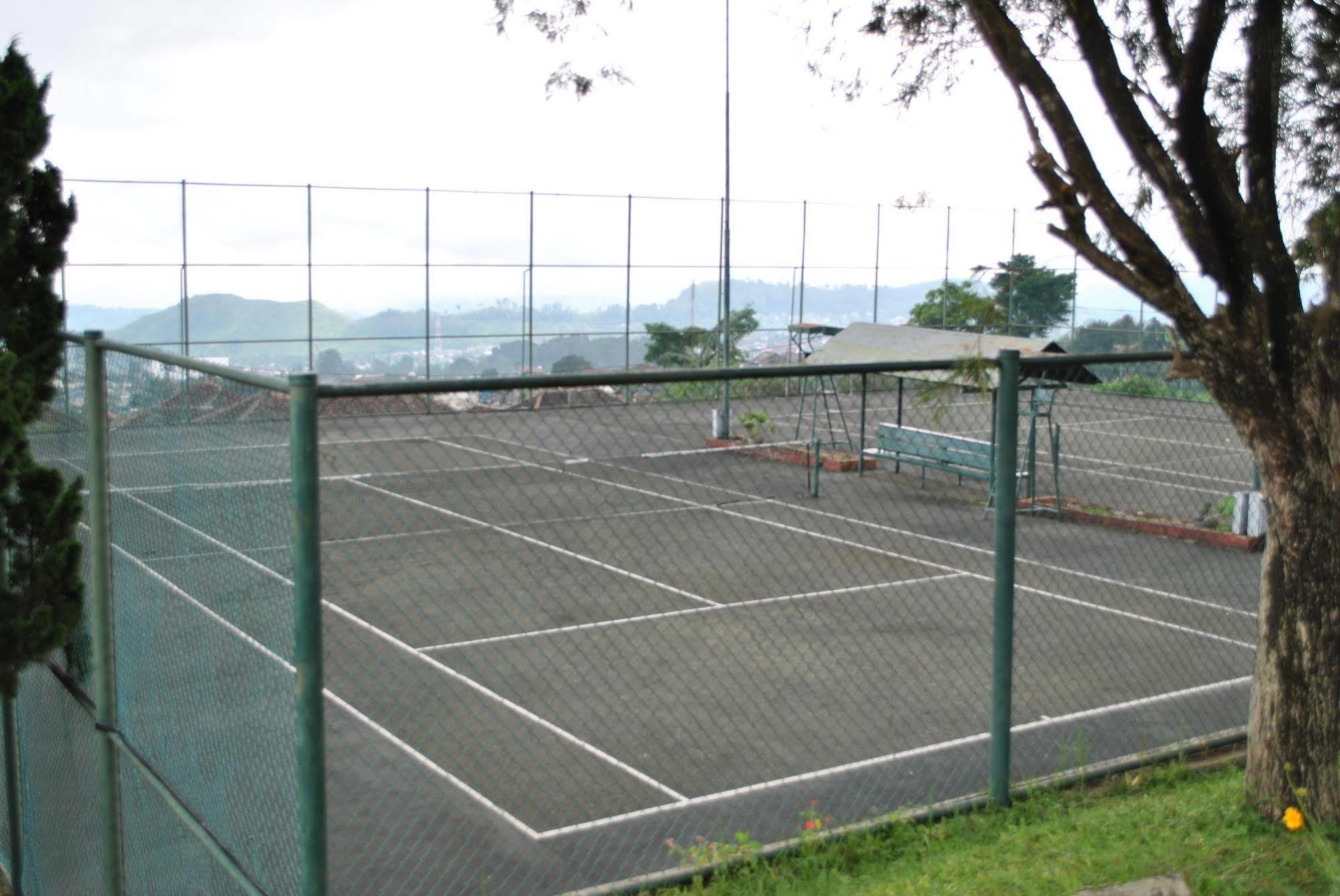 Berlian Resort Cipanas  Exterior photo