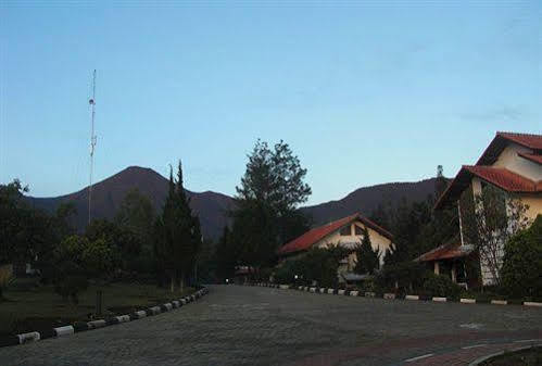 Berlian Resort Cipanas  Exterior photo